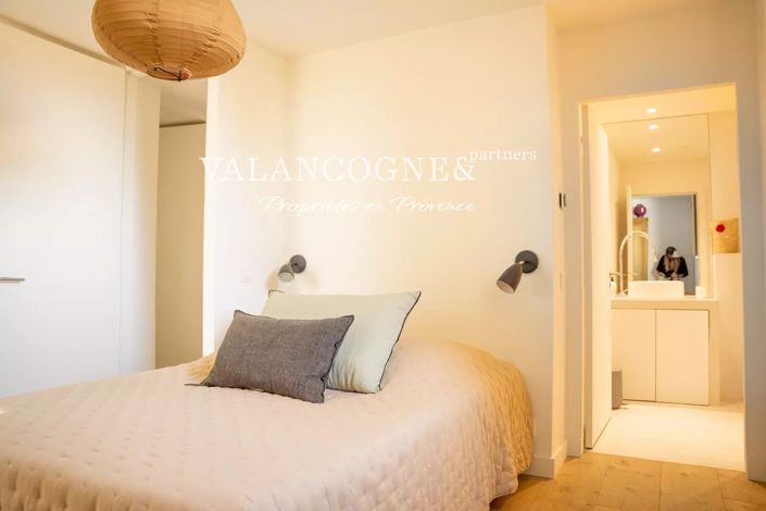 Image No.20-4 Bed House for sale