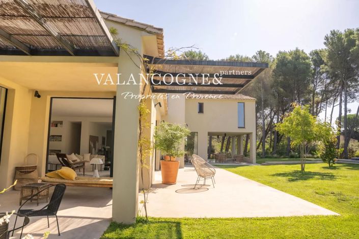Image No.8-4 Bed House for sale