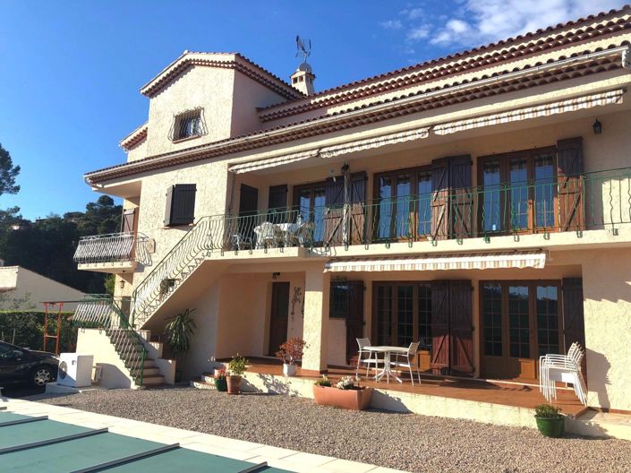 Image No.2-4 Bed House for sale