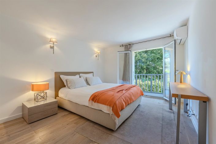 Image No.12-5 Bed House for sale