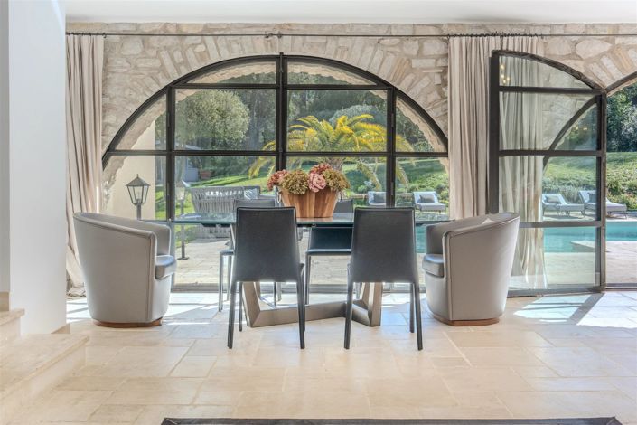 Image No.6-5 Bed House for sale