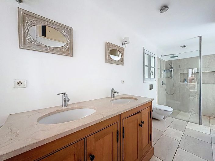 Image No.21-10 Bed House for sale