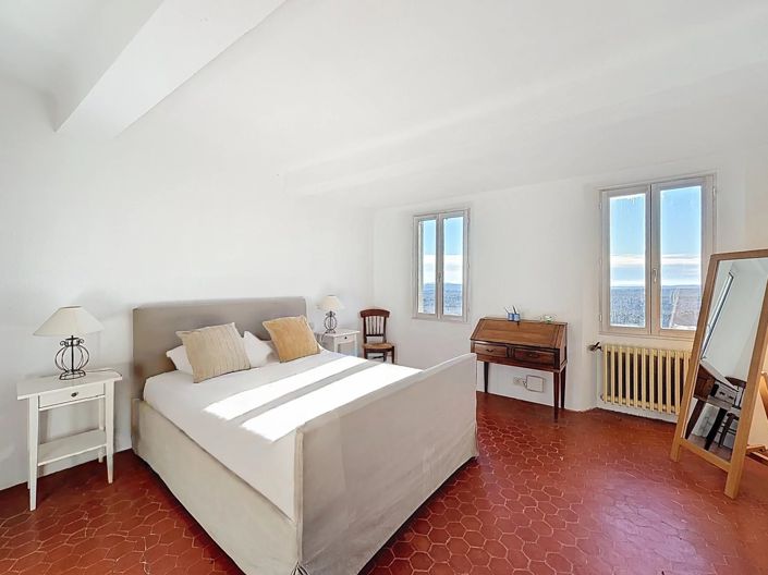 Image No.22-10 Bed House for sale