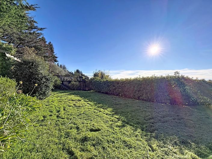 Image No.27-10 Bed House for sale