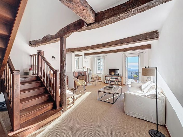 Image No.6-10 Bed House for sale