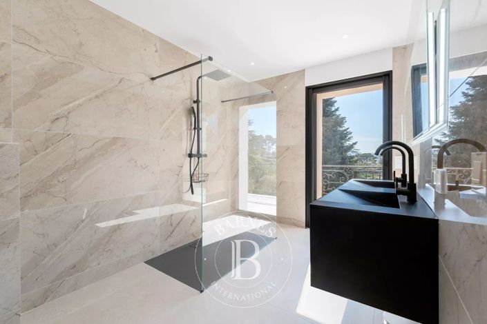 Image No.15-5 Bed House for sale