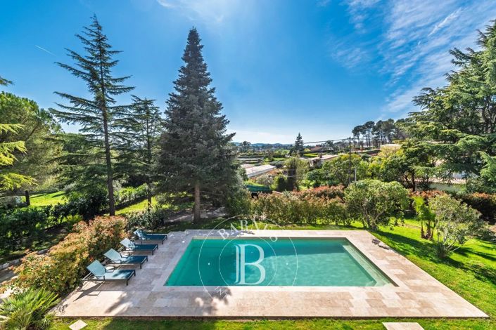 Image No.2-5 Bed House for sale