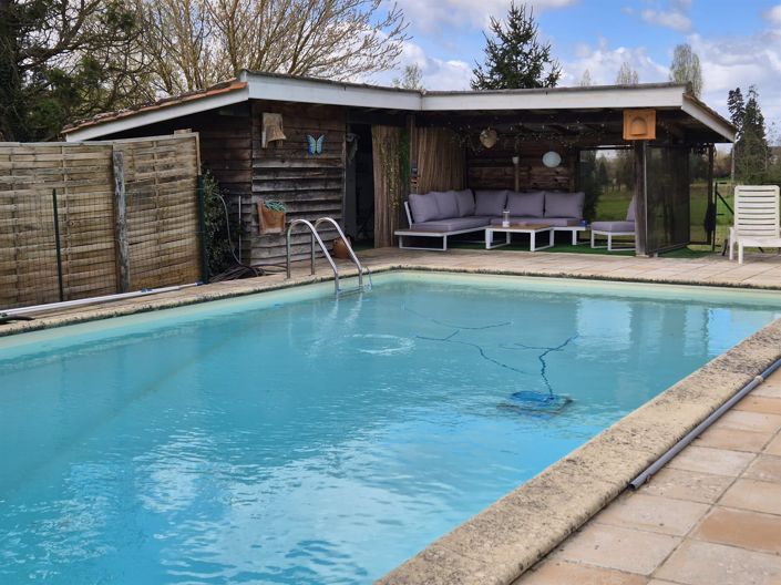 Image No.10-3 Bed House for sale