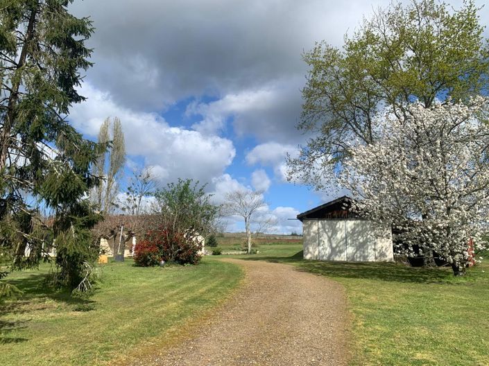 Image No.8-3 Bed House for sale