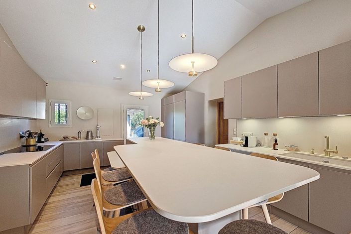 Image No.6-7 Bed House for sale