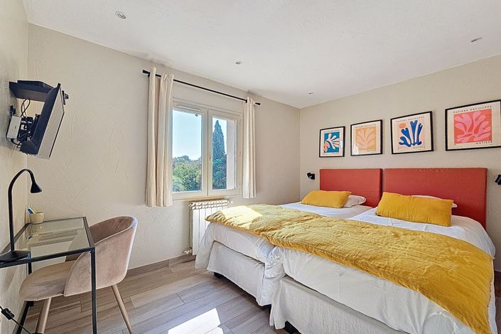 Image No.9-7 Bed House for sale