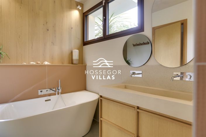 Image No.15-4 Bed House for sale