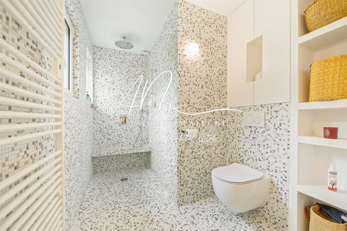 Image No.24-6 Bed House for sale