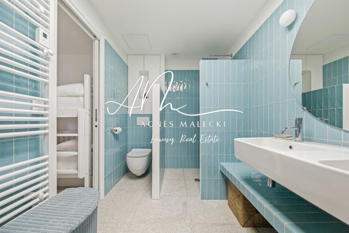 Image No.26-6 Bed House for sale