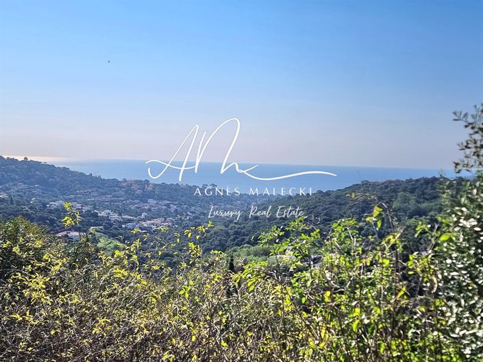 Image No.2-4 Bed House for sale