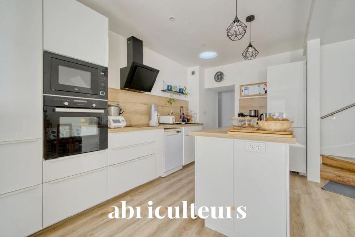 Image No.2-3 Bed House for sale