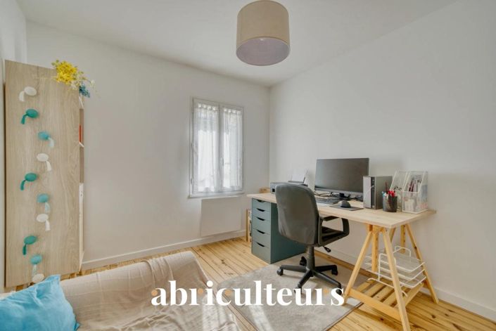 Image No.9-3 Bed House for sale