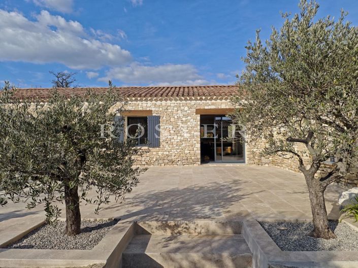 Image No.2-Maison de 5 chambres à vendre à Gordes