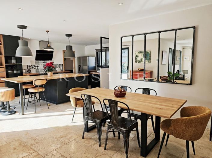 Image No.3-5 Bed House for sale