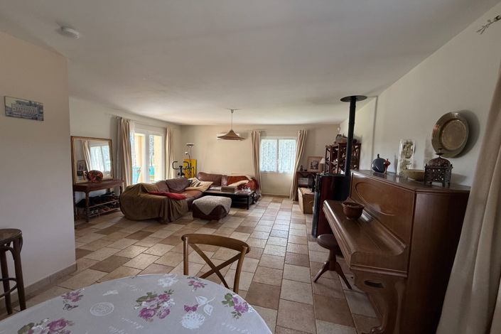 Image No.8-4 Bed House for sale