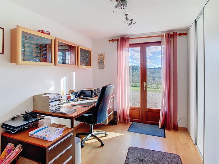 Image No.11-4 Bed House for sale