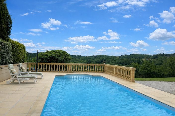 Image No.2-4 Bed House for sale