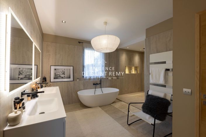 Image No.5-5 Bed House for sale