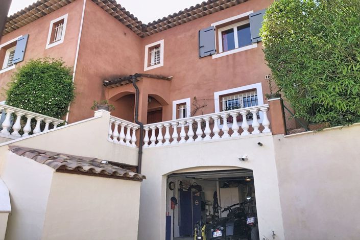 Image No.2-4 Bed House for sale