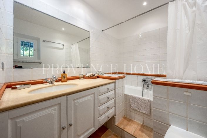 Image No.17-Maison de 5 chambres à vendre à Gordes