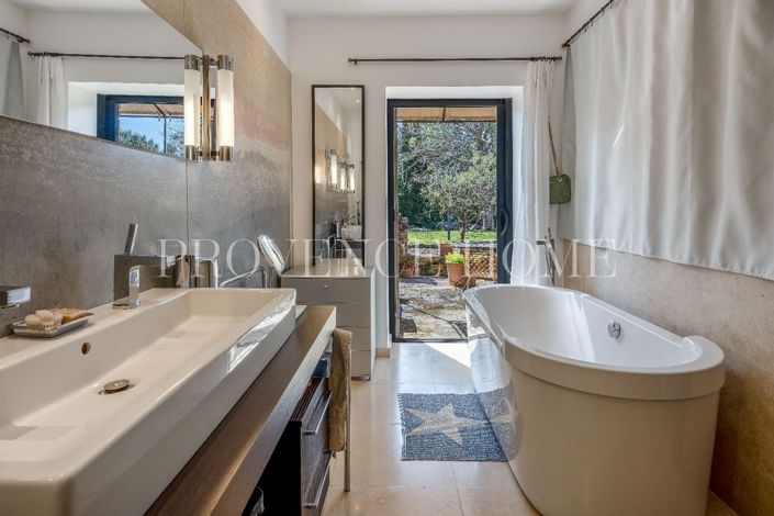 Image No.9-Maison de 5 chambres à vendre à Gordes