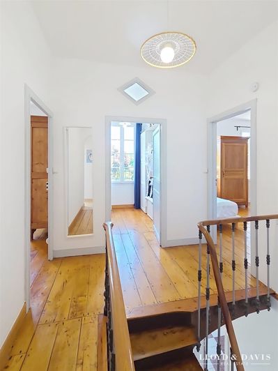 Image No.11-8 Bed House for sale