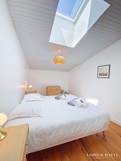 Image No.15-8 Bed House for sale