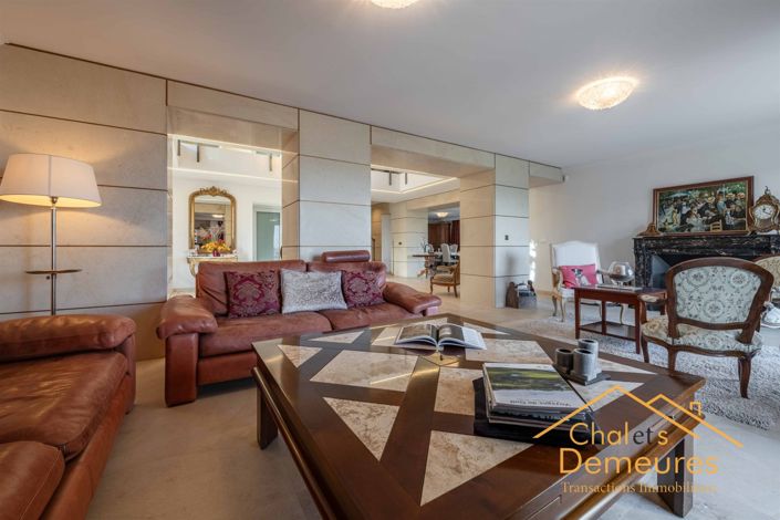 Image No.26-8 Bed House for sale