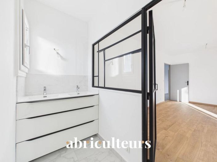 Image No.12-3 Bed House for sale