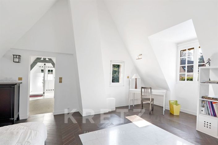 Image No.13-Maison de 6 chambres à vendre à Marnes-la-Coquette