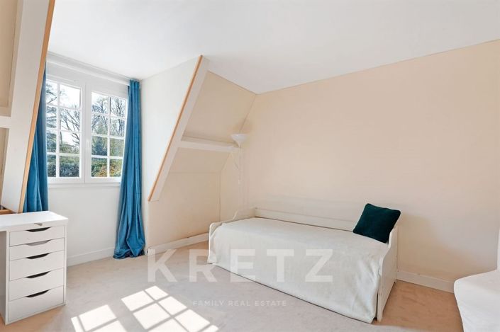 Image No.16-Maison de 6 chambres à vendre à Marnes-la-Coquette