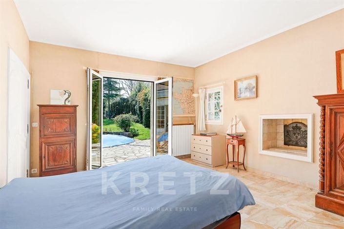 Image No.17-Maison de 6 chambres à vendre à Marnes-la-Coquette