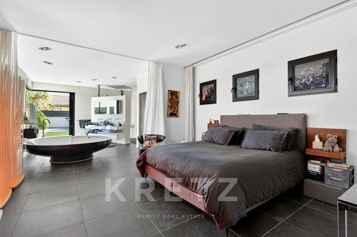 Image No.12-5 Bed House for sale