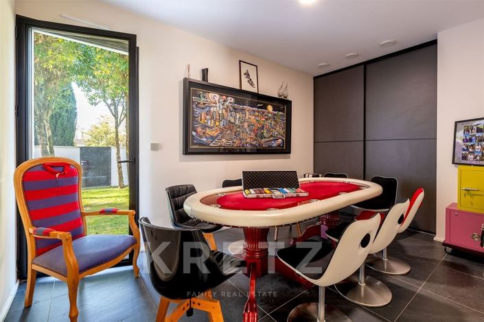 Image No.16-5 Bed House for sale