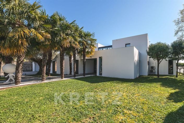 Image No.18-5 Bed House for sale