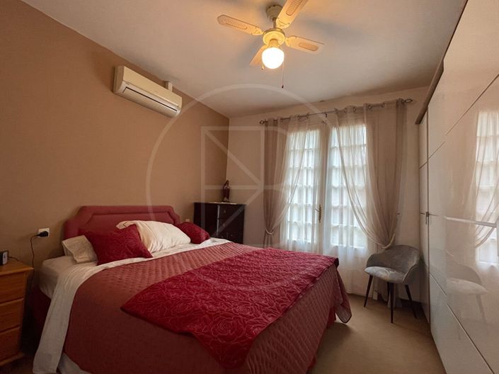 Image No.11-3 Bed House for sale