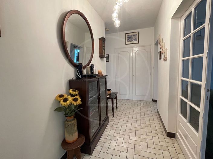 Image No.9-3 Bed House for sale