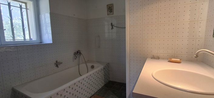 Image No.17-4 Bed House for sale