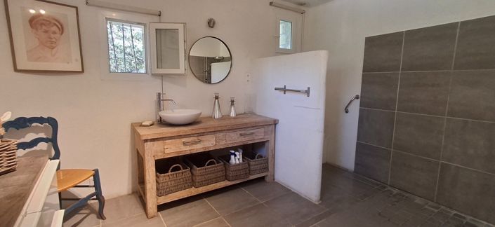 Image No.8-4 Bed House for sale