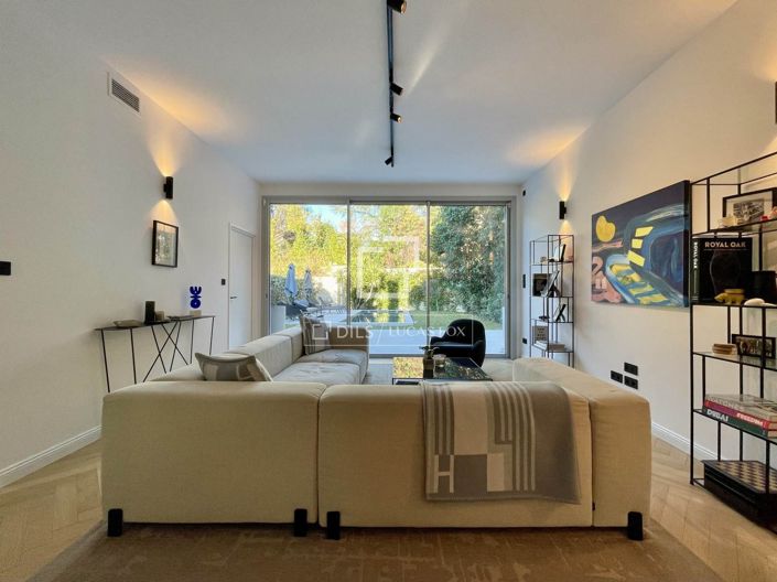 Image No.2-4 Bed House for sale