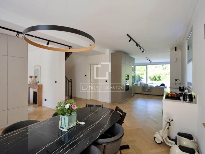 Image No.8-4 Bed House for sale