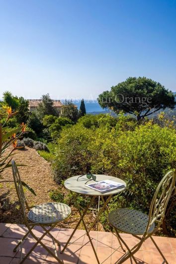 Image No.15-6 Bed House for sale