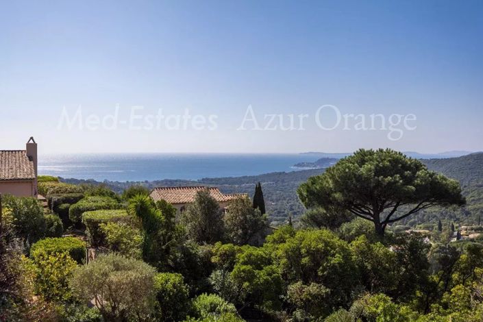 Image No.2-6 Bed House for sale