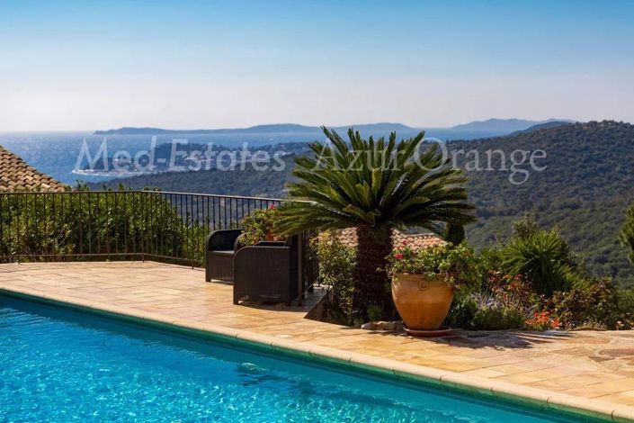 Image No.21-6 Bed House for sale