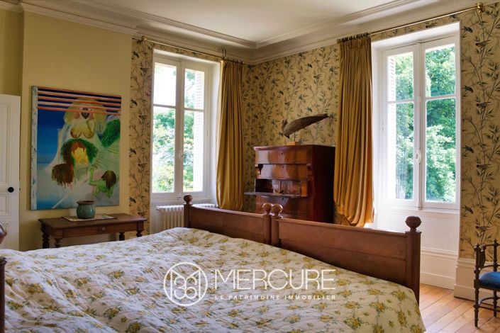 Image No.8-5 Bed House for sale